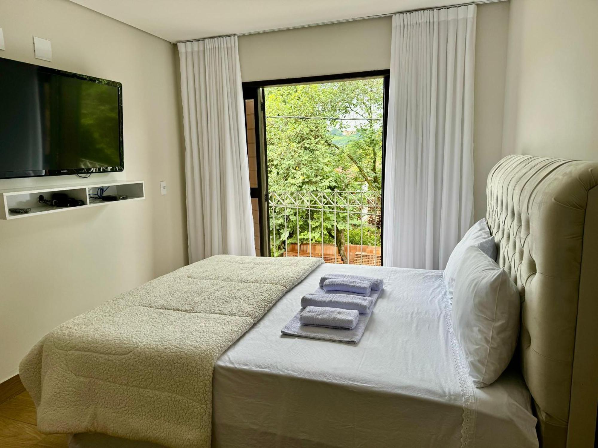 Apartamentos A 200M Do Centro - Hospedaria Villa Da Pedra Тирадентис Экстерьер фото