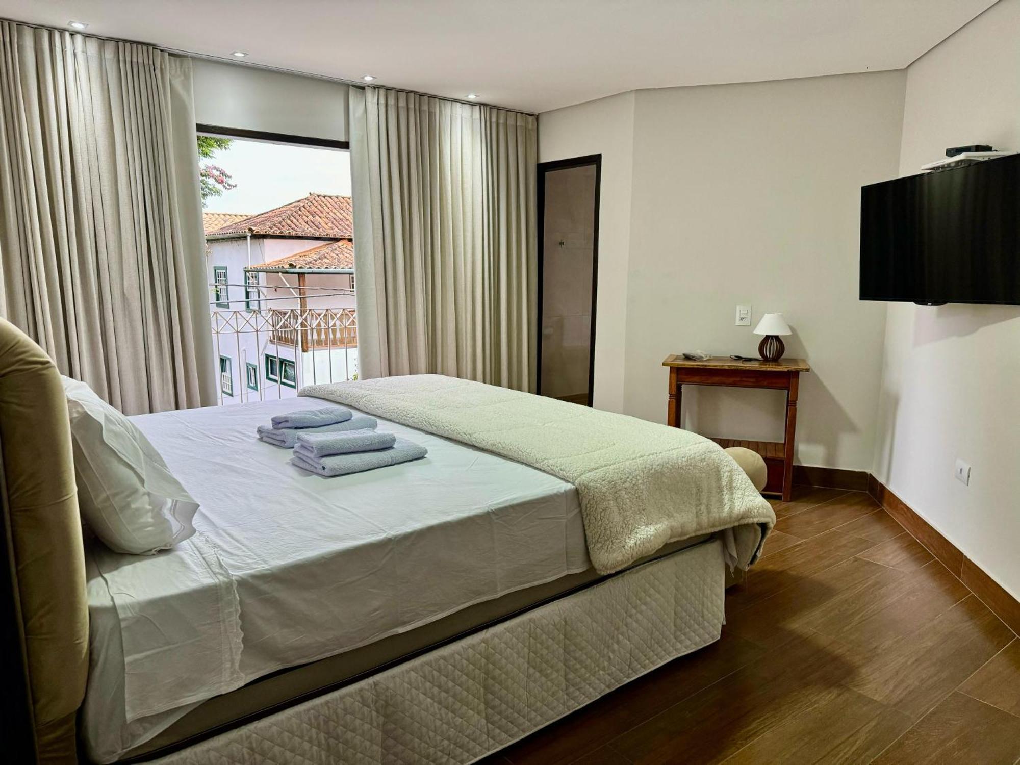 Apartamentos A 200M Do Centro - Hospedaria Villa Da Pedra Тирадентис Экстерьер фото